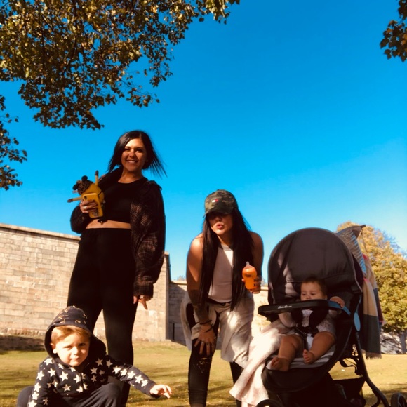 Meet your Posher, Alissa - Picture 3 of 8